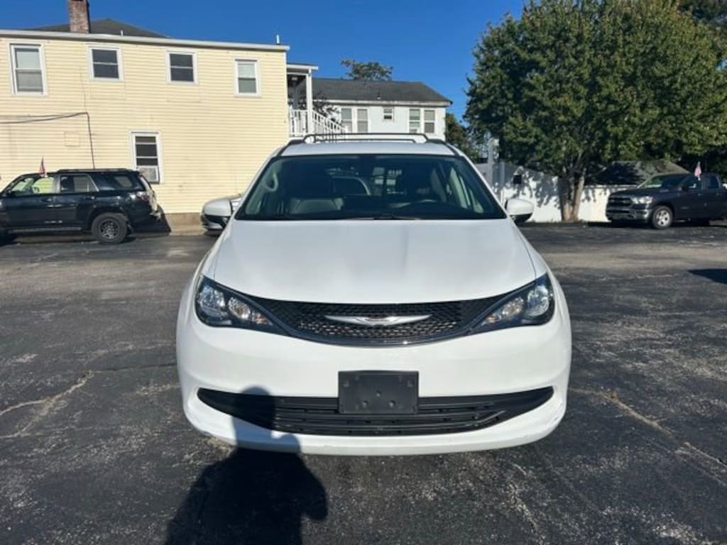 Used 2020 Chrysler Voyager LXI Van Passenger Van