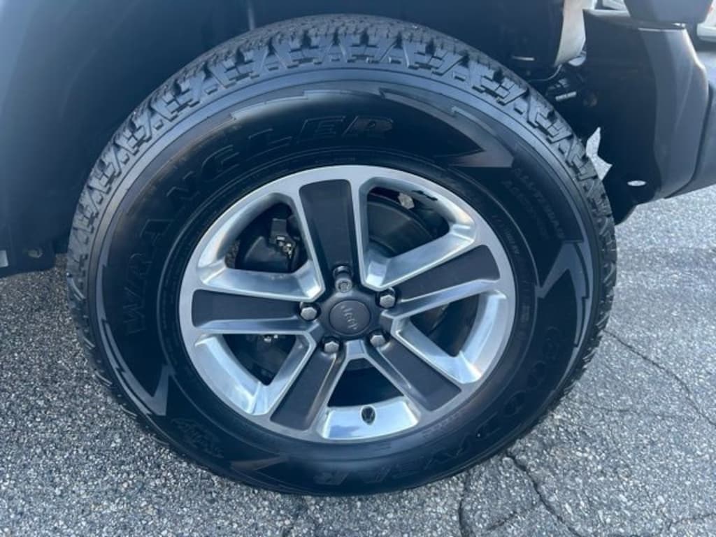 Used 2018 Jeep Wrangler Unlimited Sahara SUV