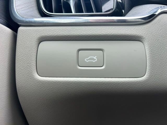 2023 Volvo XC60 Plus - Photo 25