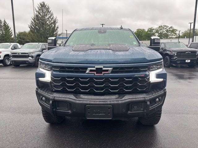 Used 2024 Chevrolet Silverado 1500 ZR2 with VIN 3GCUDHE82RG320528 for sale in Mystic, CT