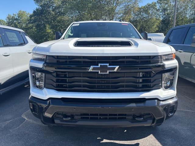 2025 Chevrolet Silverado 2500HD Custom photo 2