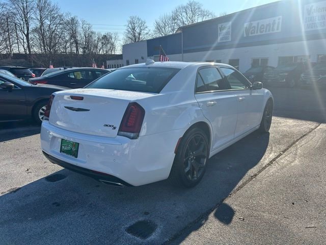 2021 Chrysler 300 S photo 4