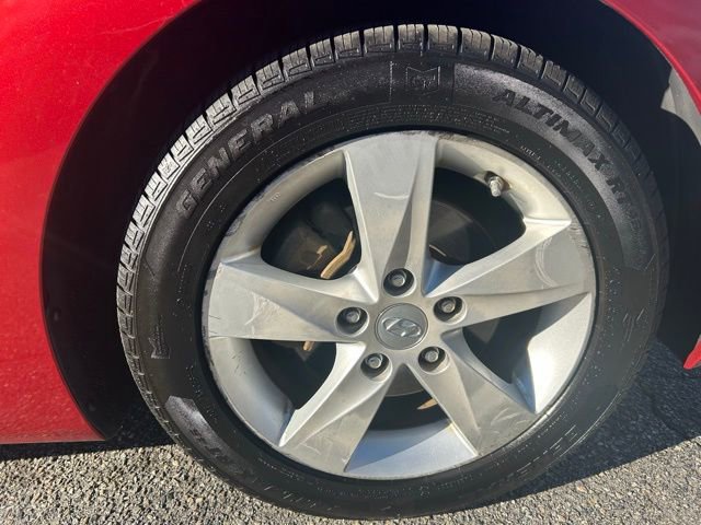 2011 Hyundai Elantra GLS photo 2