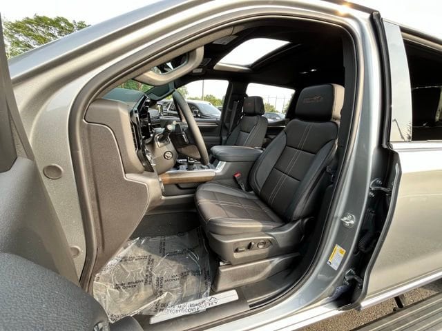 2025 Chevrolet Silverado 1500 High Country - Photo 17