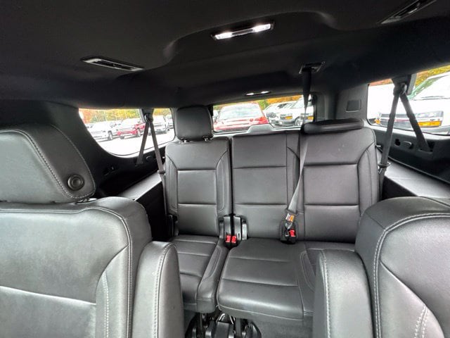 2021 Chevrolet Suburban Z71 - Photo 11
