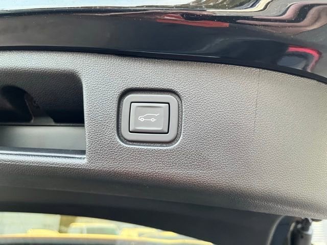 2024 Chevrolet Blazer EV LT - Photo 9