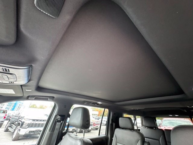 2021 Chevrolet Suburban Z71 - Photo 23