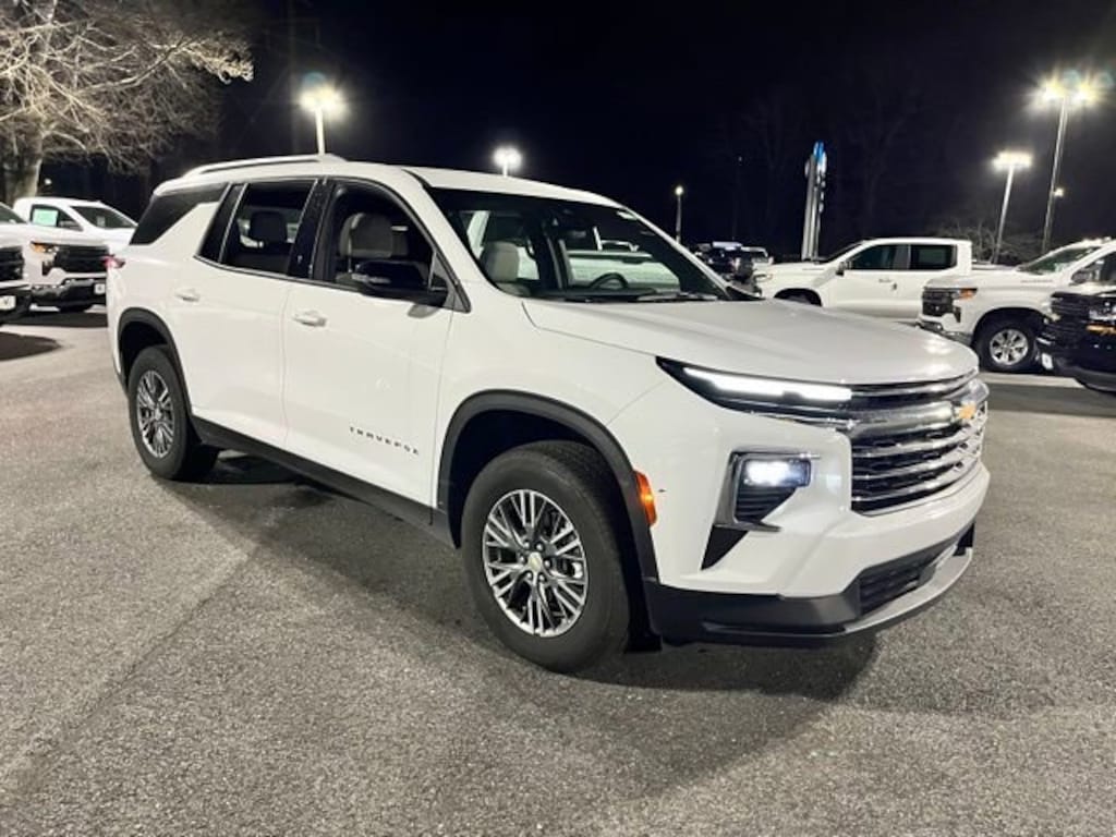 Used 2025 Chevrolet Traverse LT SUV