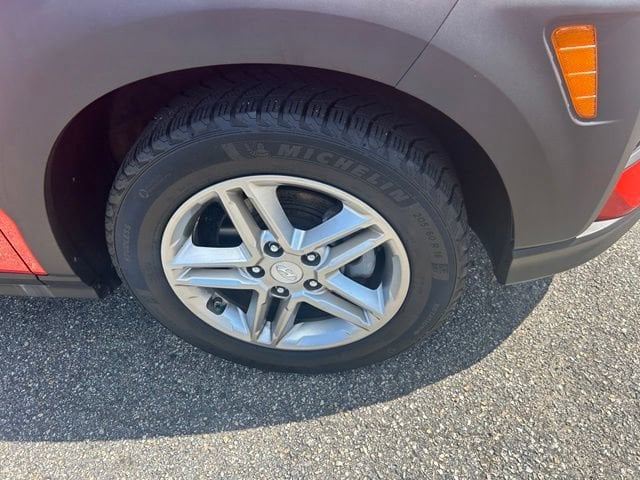 Used 2019 Hyundai Kona SE with VIN KM8K12AAXKU234789 for sale in Stonington, CT