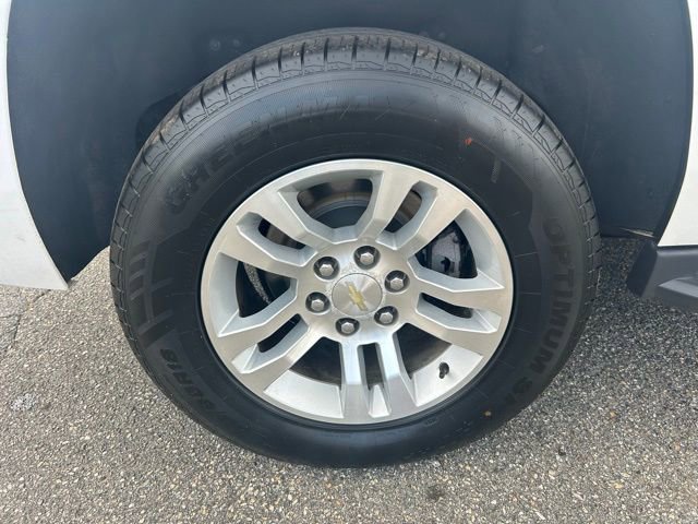 2019 Chevrolet Tahoe LT photo 3
