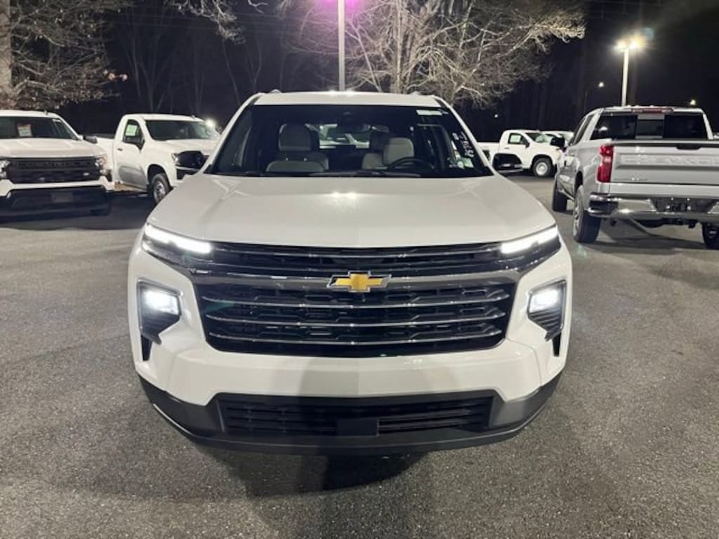 Used 2025 Chevrolet Traverse LT SUV