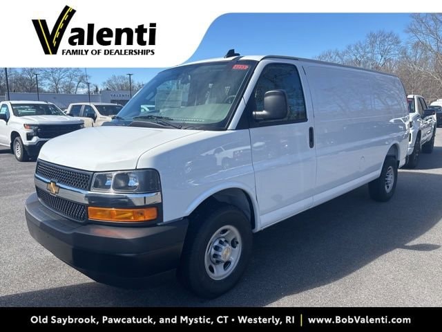 2026 Chevrolet Express 3500 Extended Work Van's photo