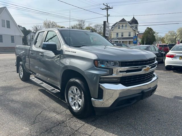 2020 Chevrolet Silverado 1500 LT photo 3