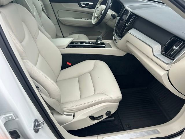 2023 Volvo XC60 Plus - Photo 21