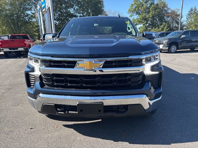 2022 Chevrolet Silverado 1500 LT photo 2
