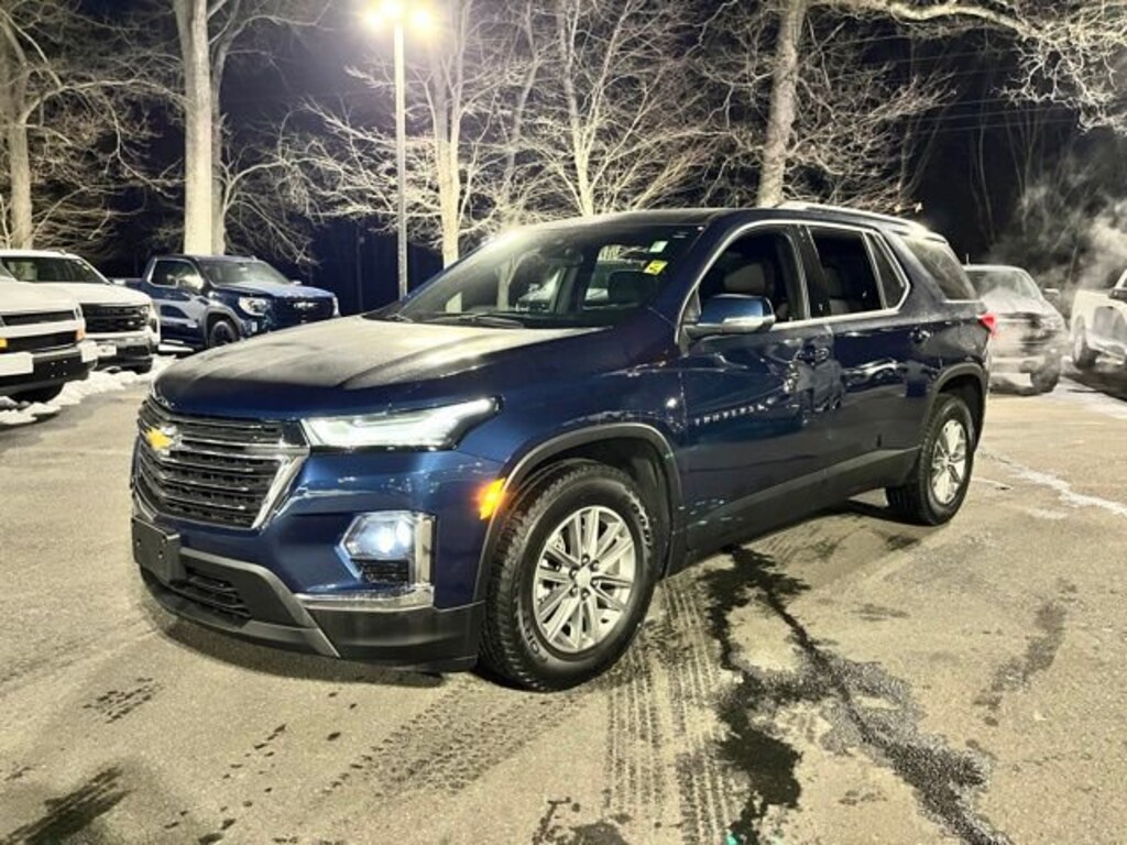 Used 2023 Chevrolet Traverse LT Cloth SUV