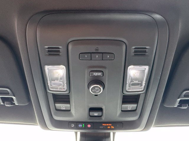 2021 Chevrolet Suburban Z71 - Photo 21