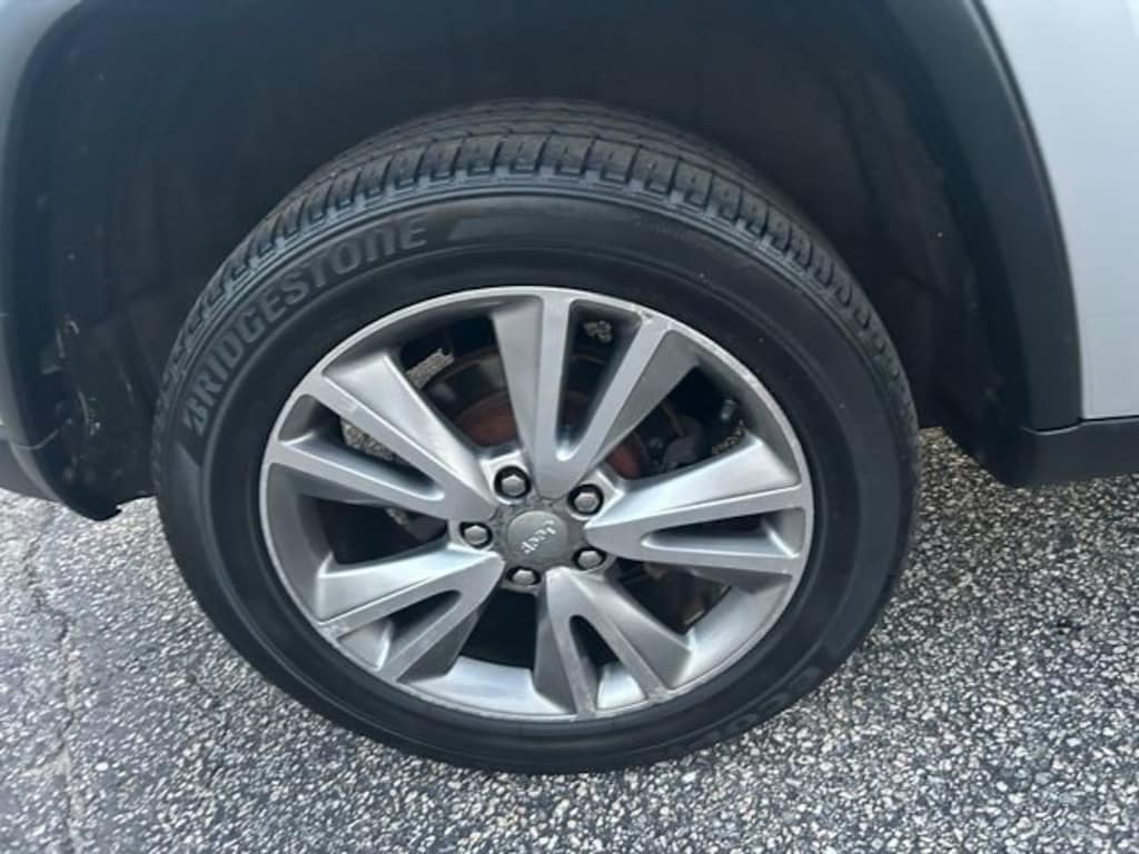 Used 2013 Jeep Grand Cherokee Laredo SUV