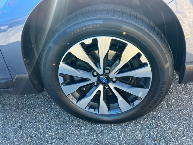 2015 Subaru Outback 2.5i Limited photo 2