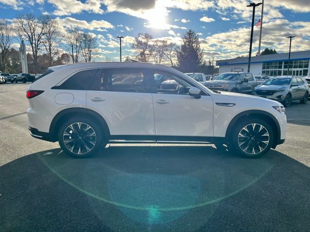 2024 Mazda CX-90 Premium photo 3