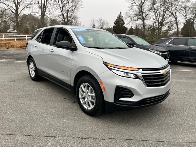 2022 Chevrolet Equinox LS photo 4