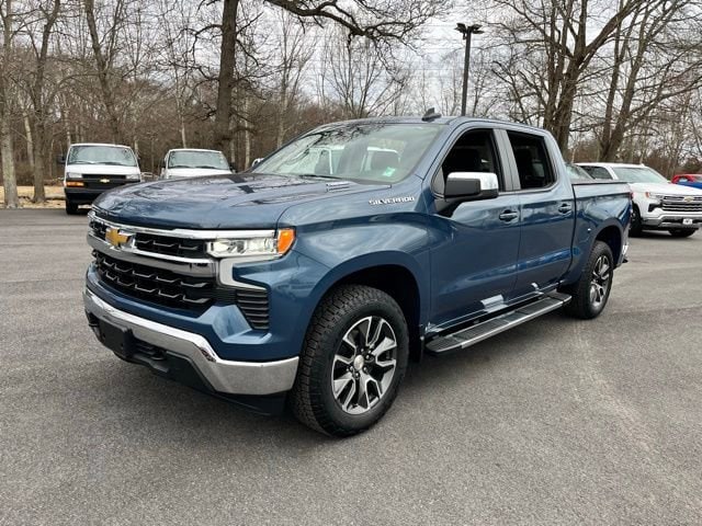 Used 2024 Chevrolet Silverado 1500 LT with VIN 1GCPDKEK7RZ324936 for sale in Mystic, CT