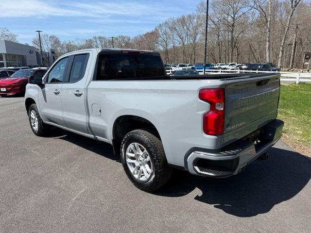 2024 Chevrolet Silverado 1500 RST photo 4