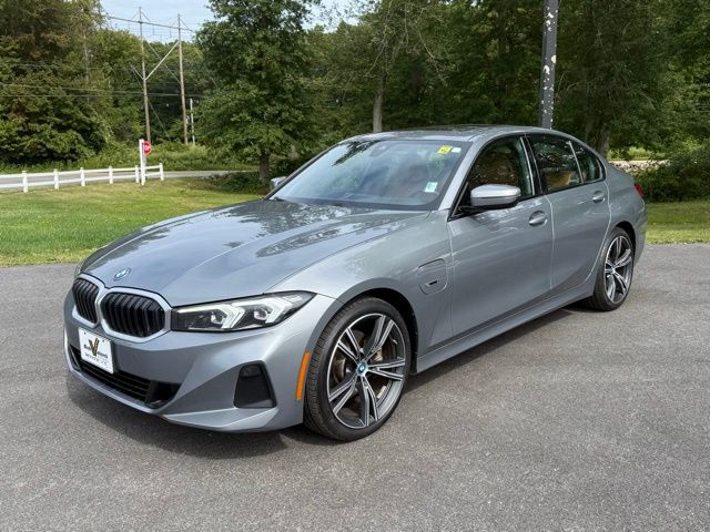 2023 Bmw 330e xDrive Sedan photo 2