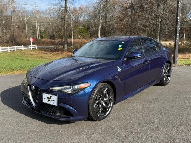 2018 Alfa Romeo Giulia Quadrifoglio photo 2