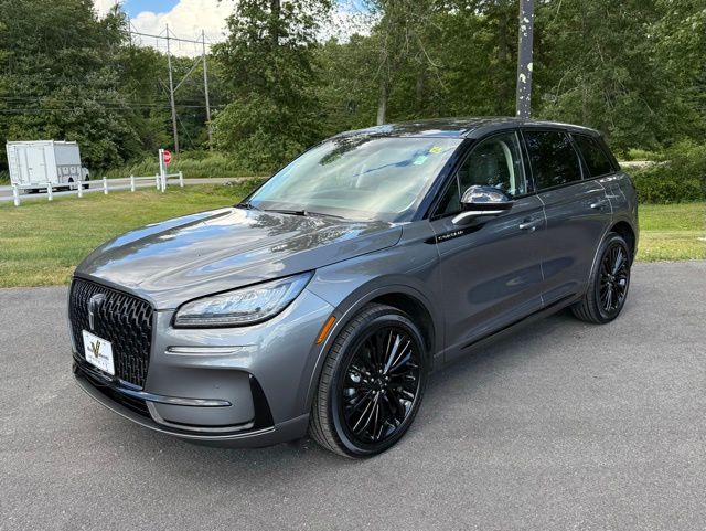 2023 Lincoln Corsair Standard photo 2