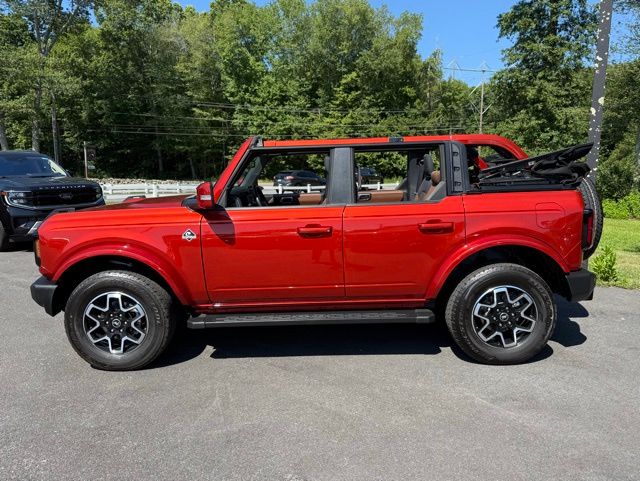 2022 Ford Bronco Outer Banks photo 3