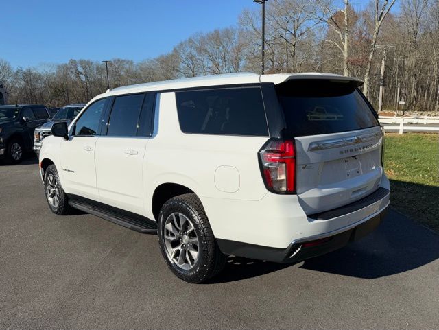 2021 Chevrolet Suburban LT photo 4