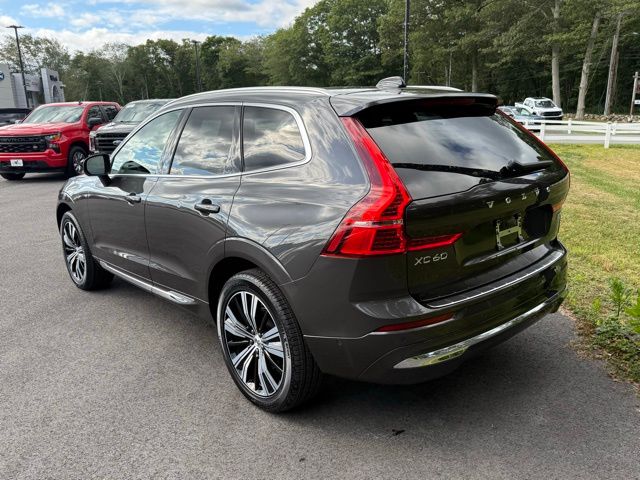 2022 Volvo XC60 B5 Inscription photo 4