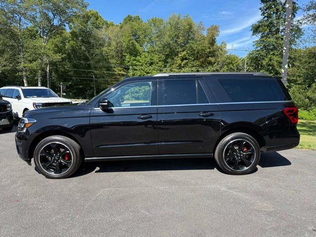 2022 Ford Expedition MAX Limited photo 2
