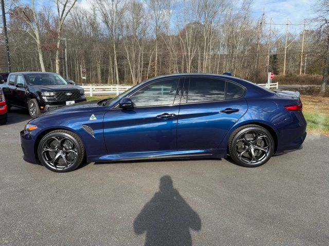 2018 Alfa Romeo Giulia Quadrifoglio photo 3
