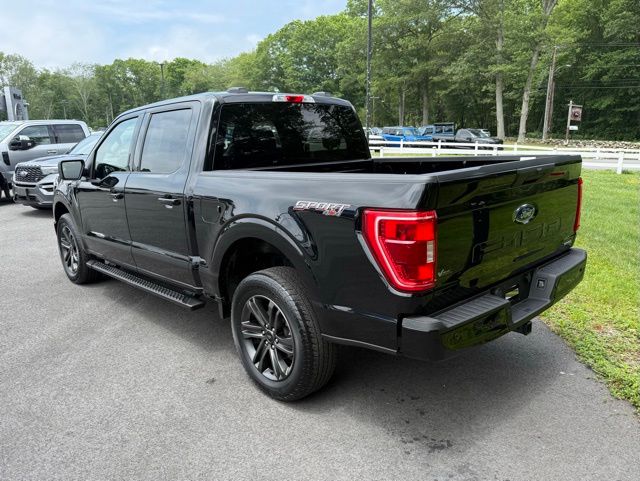2022 Ford F-150 XLT photo 2