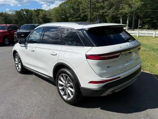 2022 Lincoln Corsair Standard photo 3
