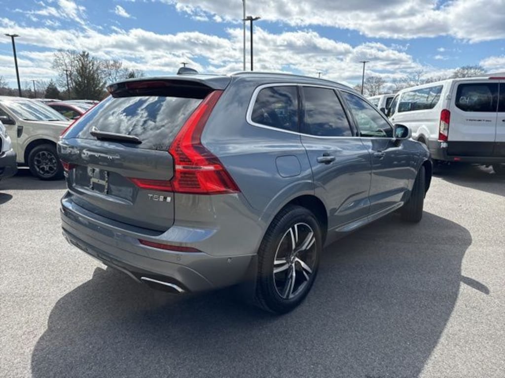 Used 2019 Volvo XC60 T5 R-Design SUV