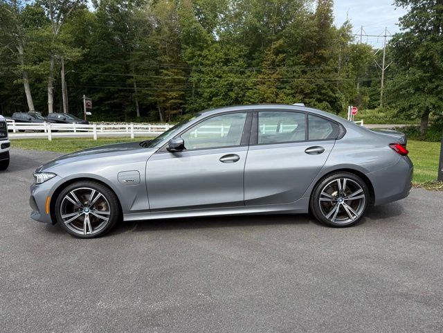 2023 Bmw 330e xDrive Sedan photo 3