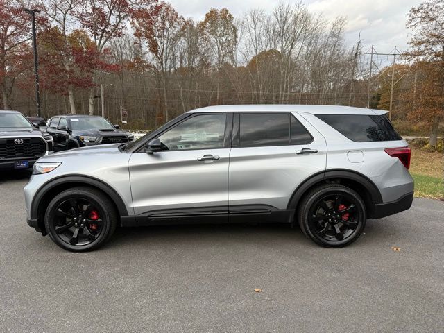 2021 Ford Explorer ST photo 3