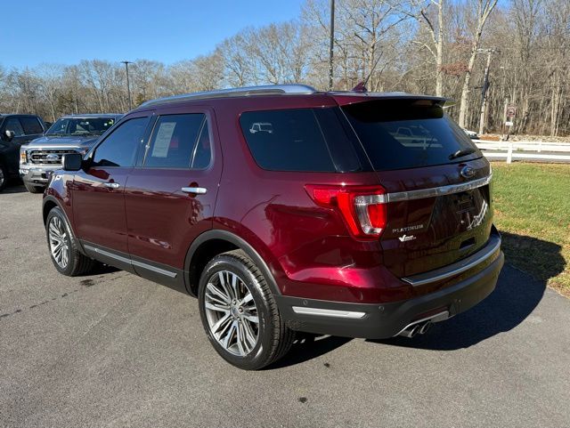 2018 Ford Explorer Platinum photo 2