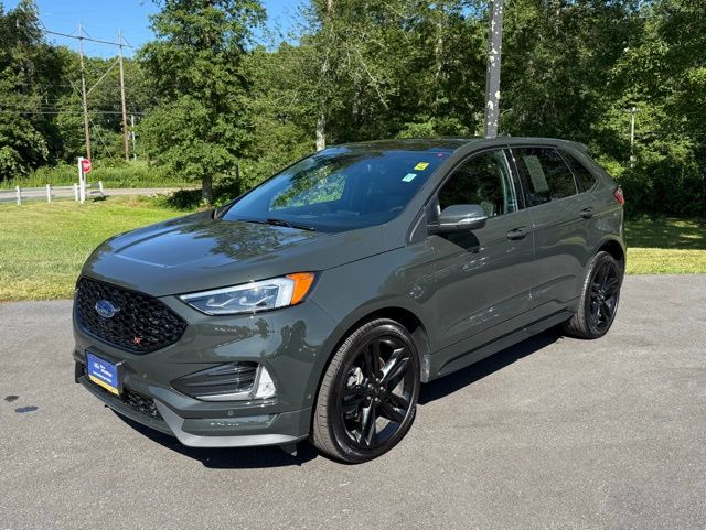 2024 Ford Edge ST photo 2