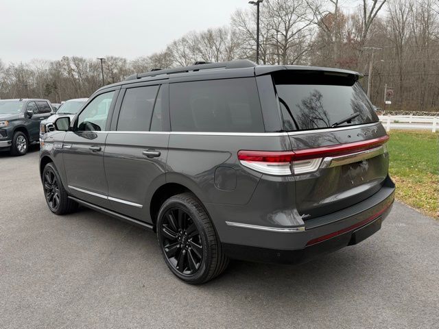 2022 Lincoln Navigator Black Label photo 3