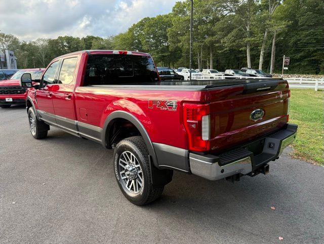 2018 Ford F-350 Lariat photo 4