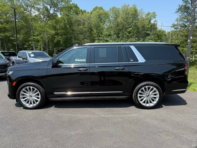 2022 Cadillac Escalade ESV Premium Luxury photo 3