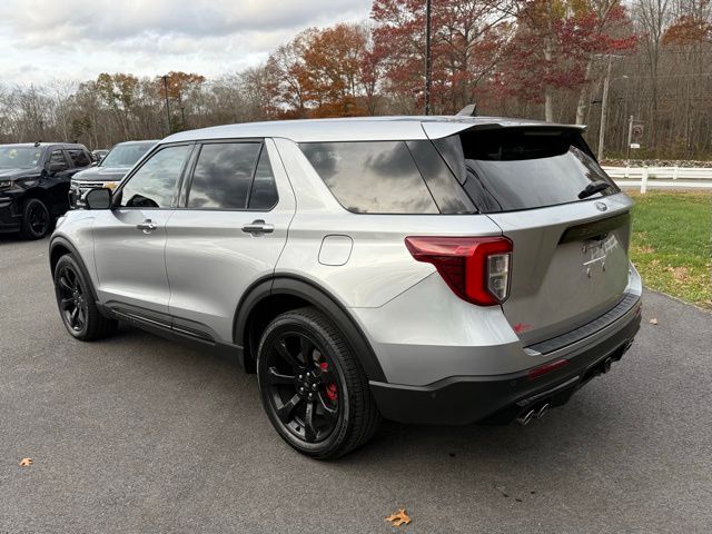 2021 Ford Explorer ST photo 4