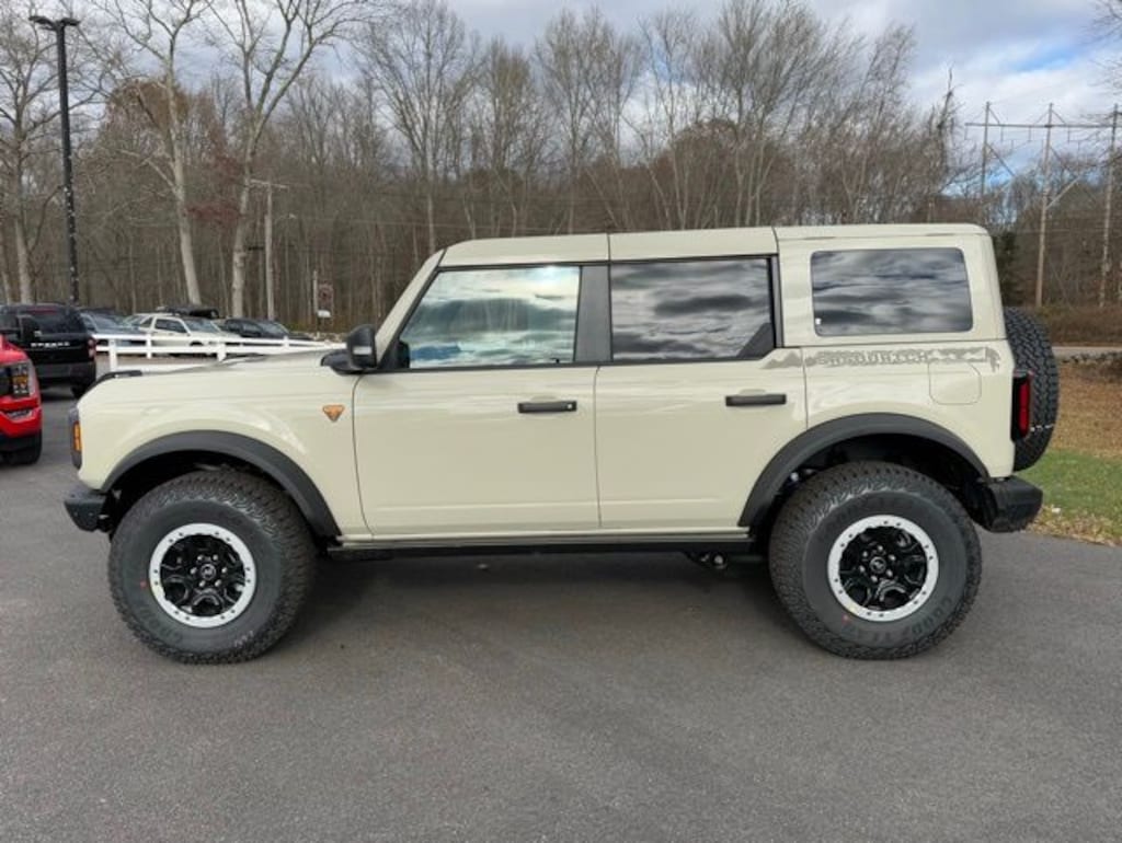 New 2025 Ford Bronco Badlands SUV