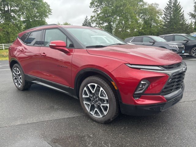 2025 Chevrolet Blazer RS photo 3