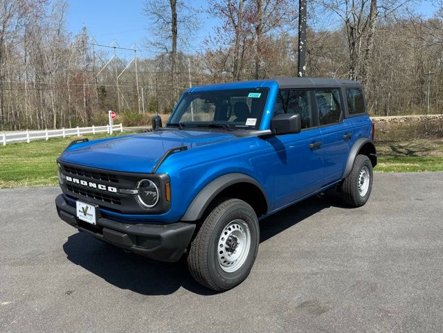 2025 Ford Bronco Base photo 2
