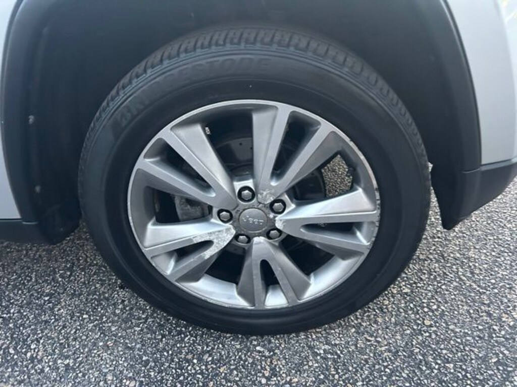 Used 2013 Jeep Grand Cherokee Laredo SUV